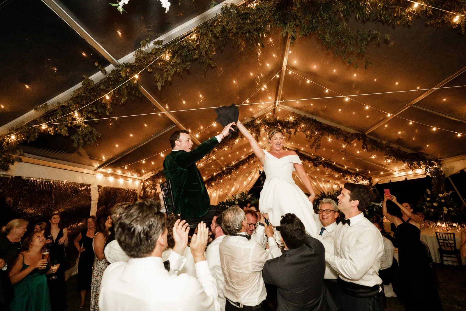 Jewish wedding moment