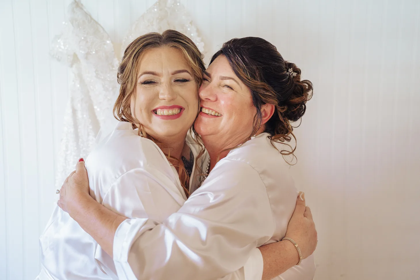 Must-Have Photos with Your Mom on Your Wedding Day