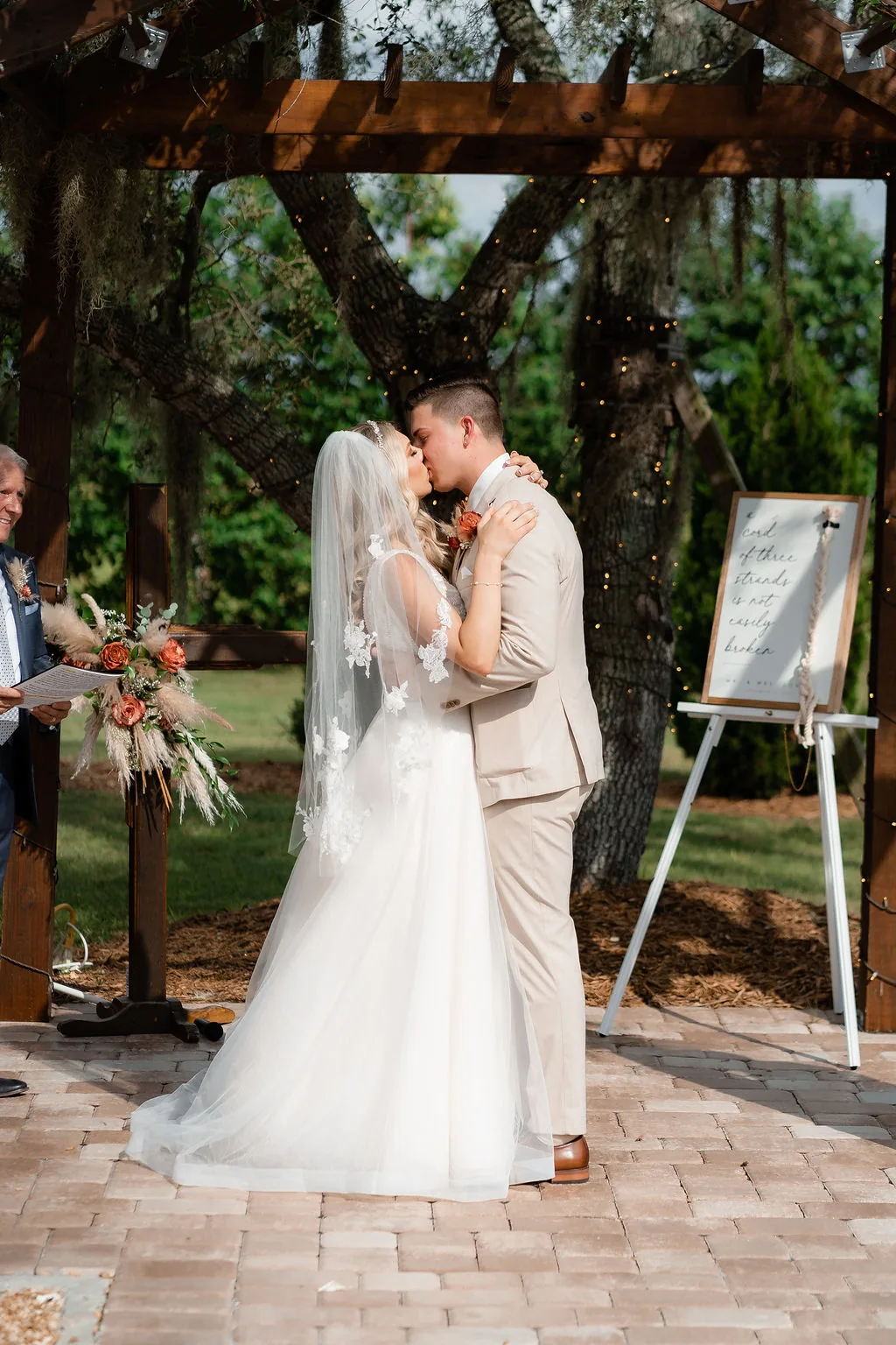 Victoria & Zach wedding in New England, photo 18 by Precious Pics