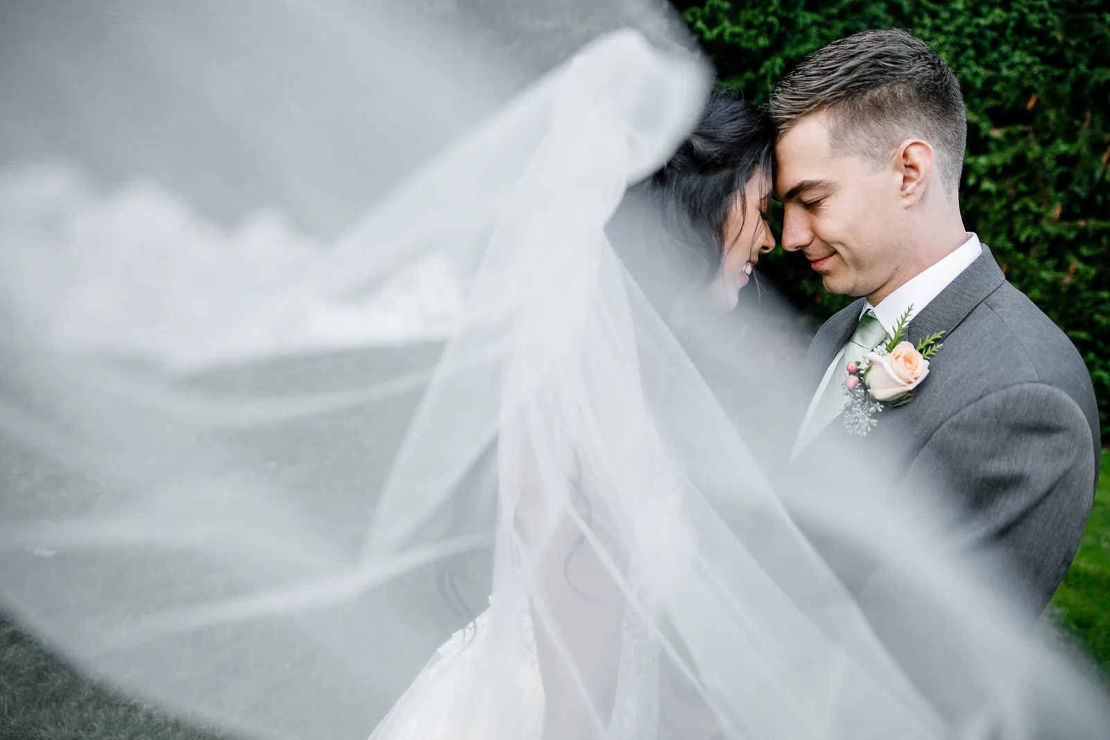Seattle & PNW wedding photography by Precious Pics